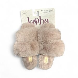 Koba Fluffy Memory Foam Slippers Size Small (5-6)